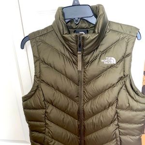 Green north face vest